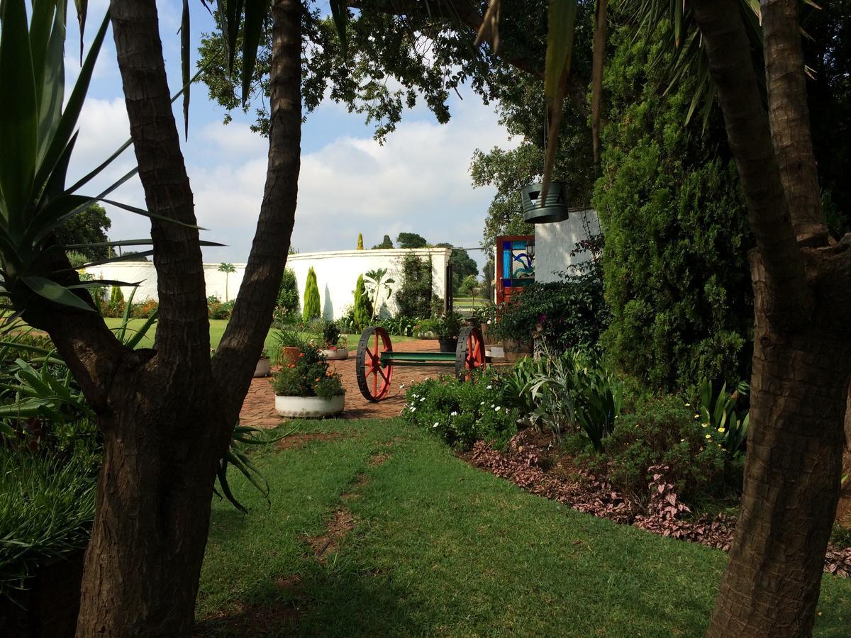 Blue Mango Lodge Kempton Park Exterior foto