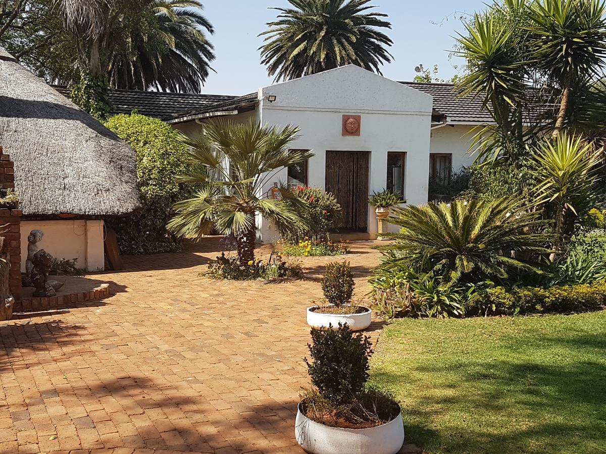 Blue Mango Lodge Kempton Park Exterior foto