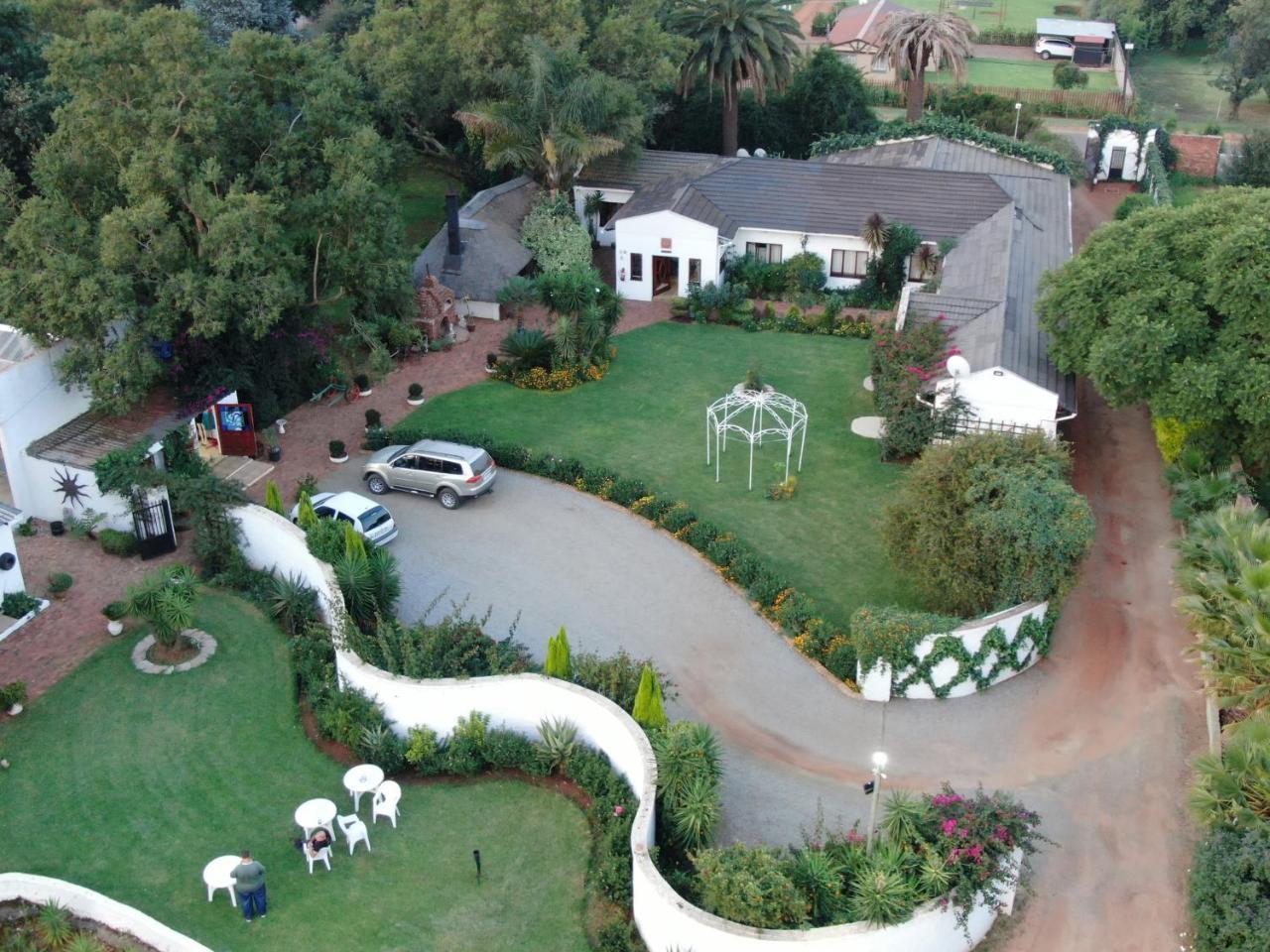 Blue Mango Lodge Kempton Park Exterior foto